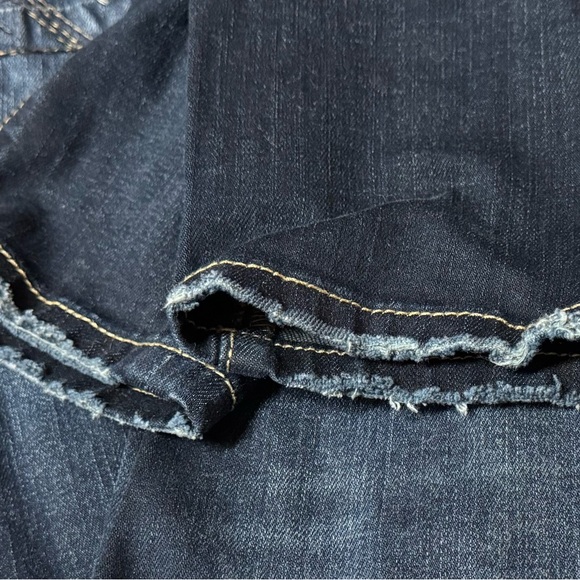 BKE Women's Skinny Jeans - Dark Blue **See Photo #6 Wear on Bottom Hem x2) - Picture 6 of 6
